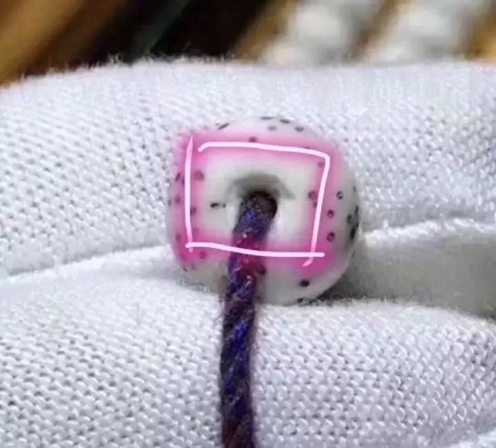 文玩星月孔道镶嵌金管,文玩星月绳结