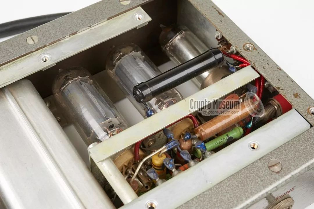 老式电子管收音机50年代的,收音机无线电发射器