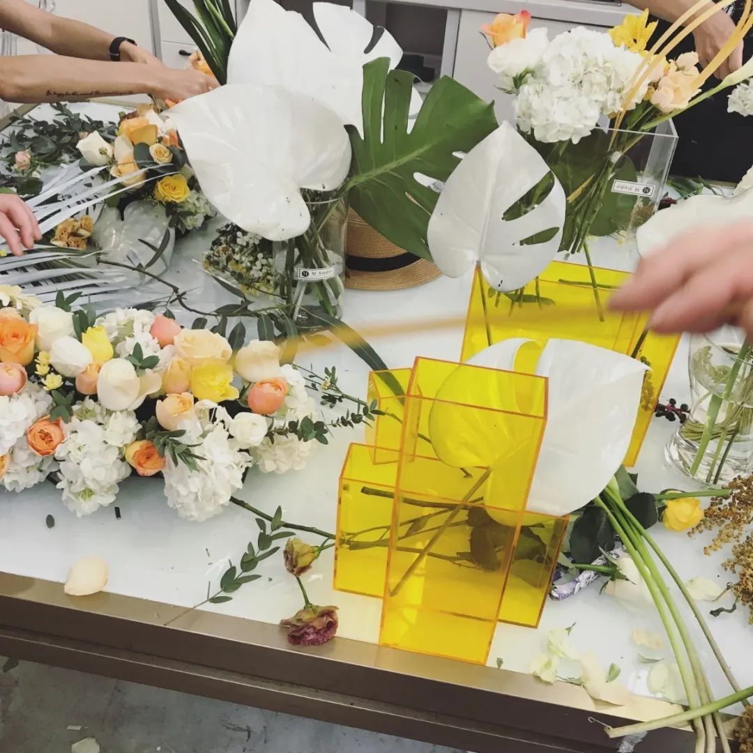 一不小心开了间花店，还和各种大牌合作，真的香