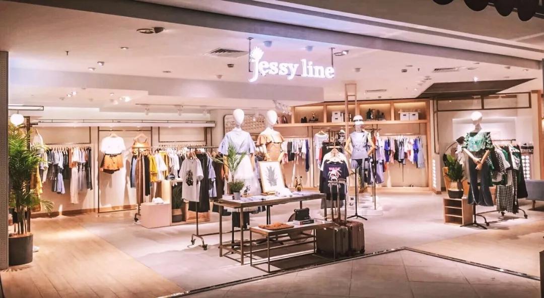 对比阿依莲、CCDD,这个少淑女装更受90、95后的青睐