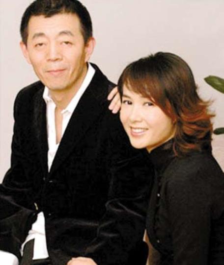 10位出轨男星的老婆与小三对比,唯一允许妻子出轨的男星