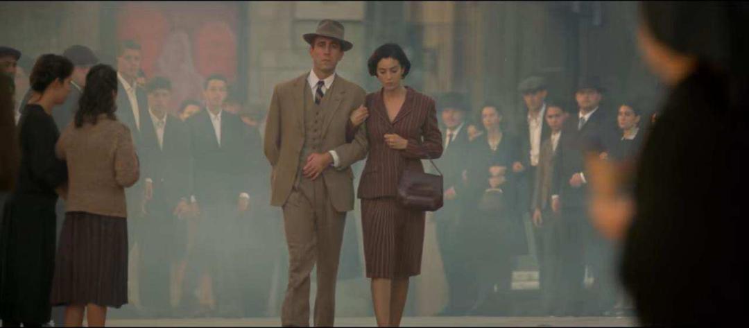 把它当情色片看就俗了