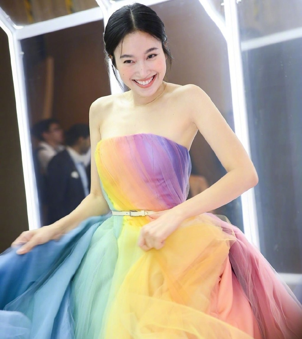 泰国女明星时装秀,泰国女明星aump走秀