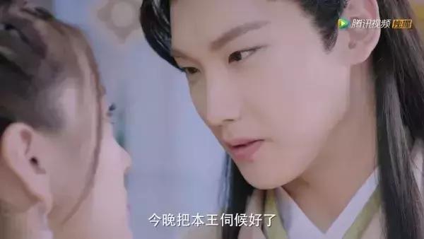 好羞耻！我熬夜刷完了一部主角不停接吻的无脑雷剧