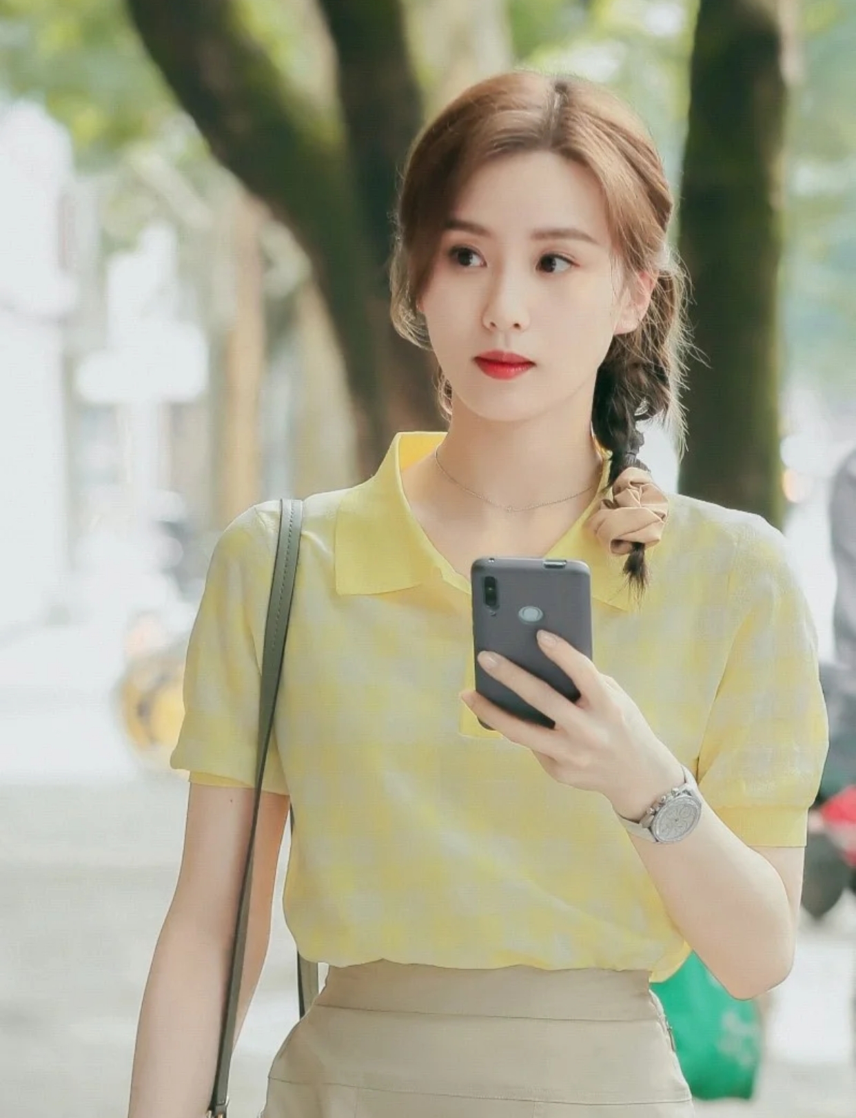 这4款扎发发型夏天超火,5种流行的扎发款式减龄又时髦