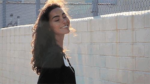 *窥偷**女神AdrianneHo的ins照片，我仿佛打开了新世界的大门……