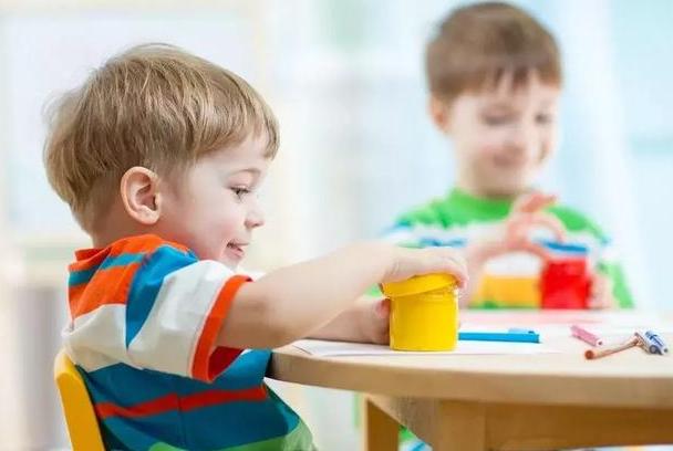 就放那别动，面对孩子强迫症怎么办？家长做好心理工作很重要