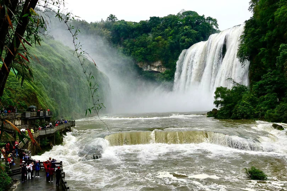 奇观天下｜丰水期的黄果树瀑布令人震撼