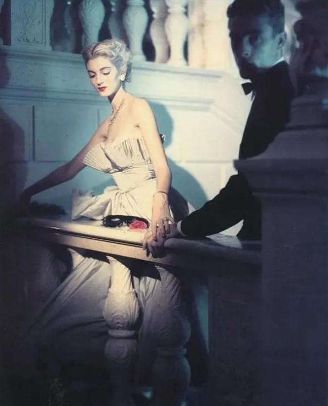 超模卡门：74岁痛失爱人还被好友骗到破产，86岁走秀依旧艳压群芳