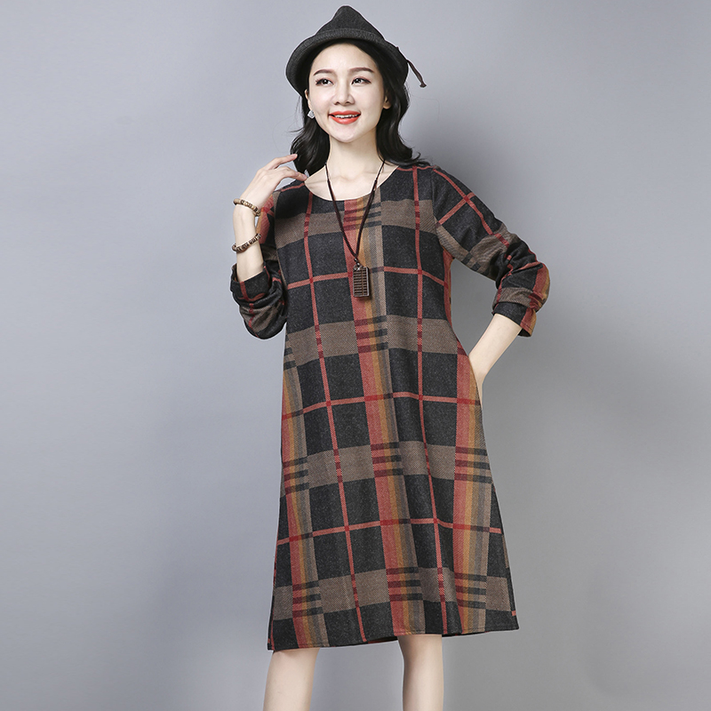 文艺复古连衣裙，让妈妈年轻漂亮有风韵