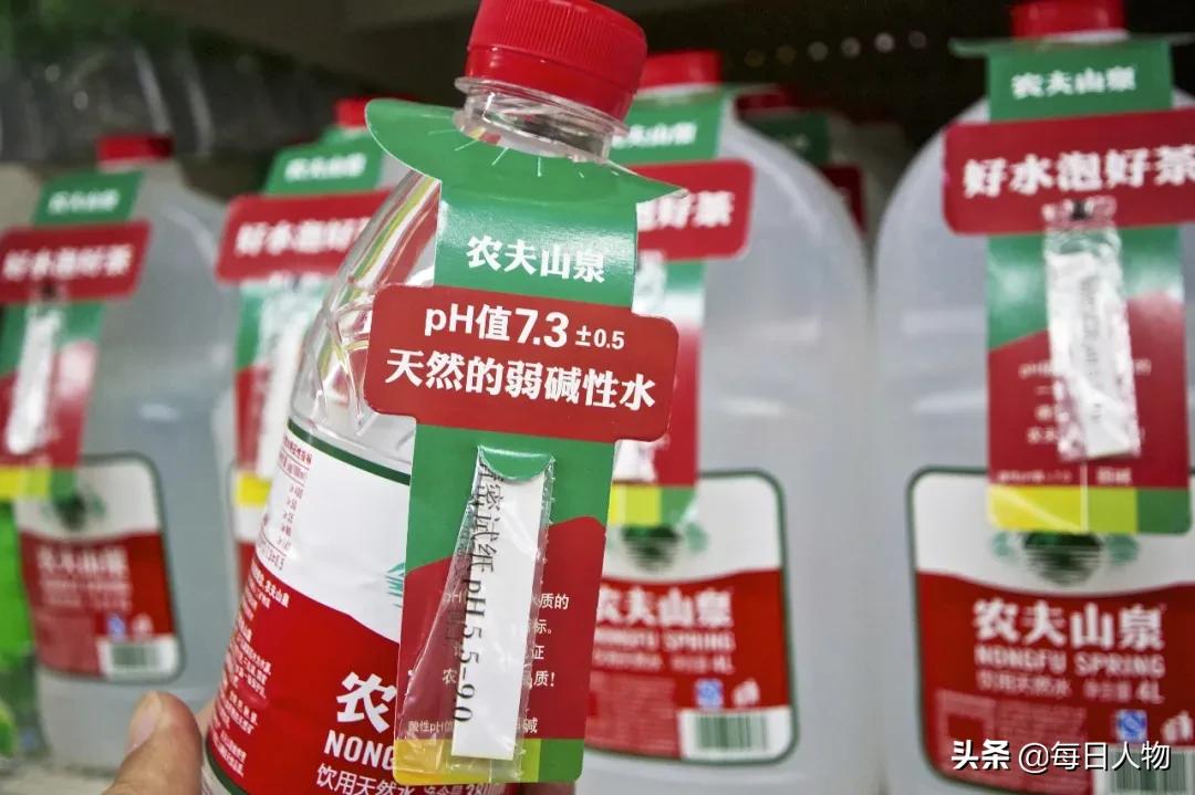 从龟鳖丸卖到农夫山泉,“半小时首富”致富路踩准国人养生焦虑