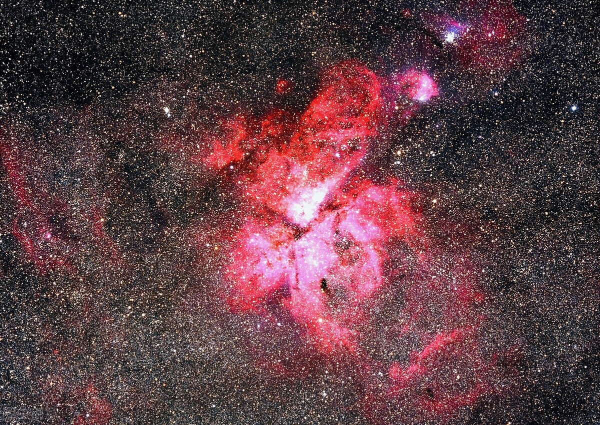 哈勃拍摄到的宇宙银河系视频,哈勃拍到宇宙深空纪念影像