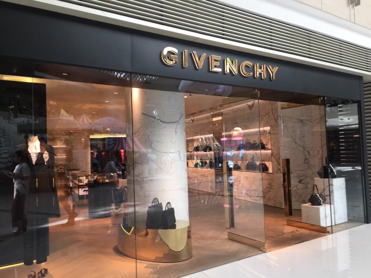 亚马逊公然售卖“港独T恤”，挑战中国底线，中国态度坚决