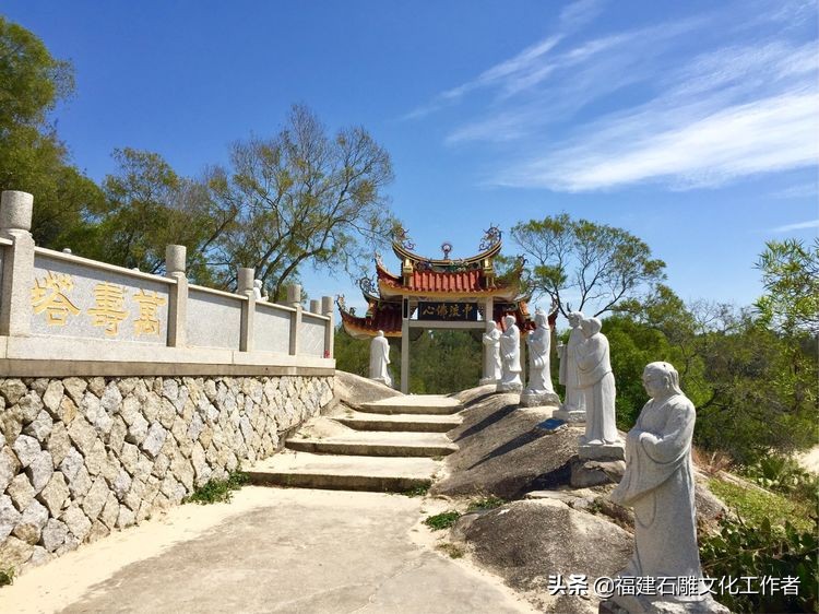 寺庙里的罗汉像,净峰寺十八罗汉石雕