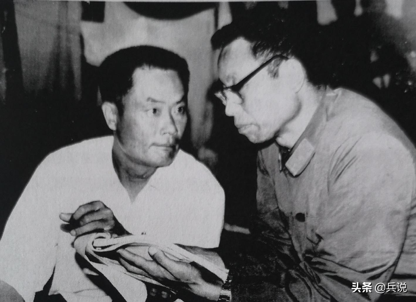 32师撤下老山备战,亲属纷纷探望,师规定:大年初六,全部离队