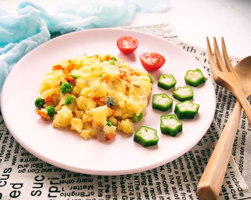 土豆干粮的家常做法,东北土豆白面干粮的做法