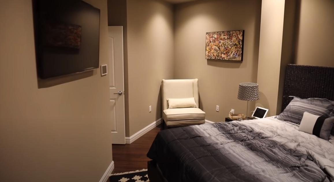 世界末日避难所内景,美国末日避难所建造电影