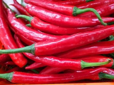 切辣椒把手辣了用什么方法去掉,切了辣椒手一直很辣很烫怎么办