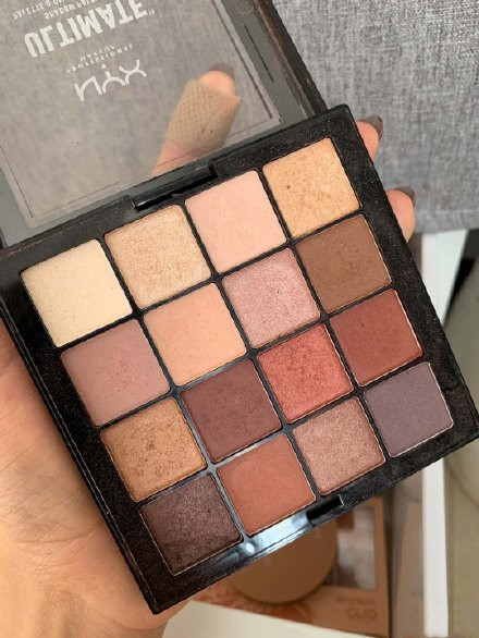 好用的眼影持久不脱妆推荐,没有眼影的妆面