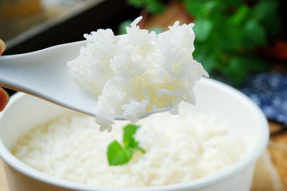 米饭放久了里的虫子是什么虫,米罐里有小虫子怎么办