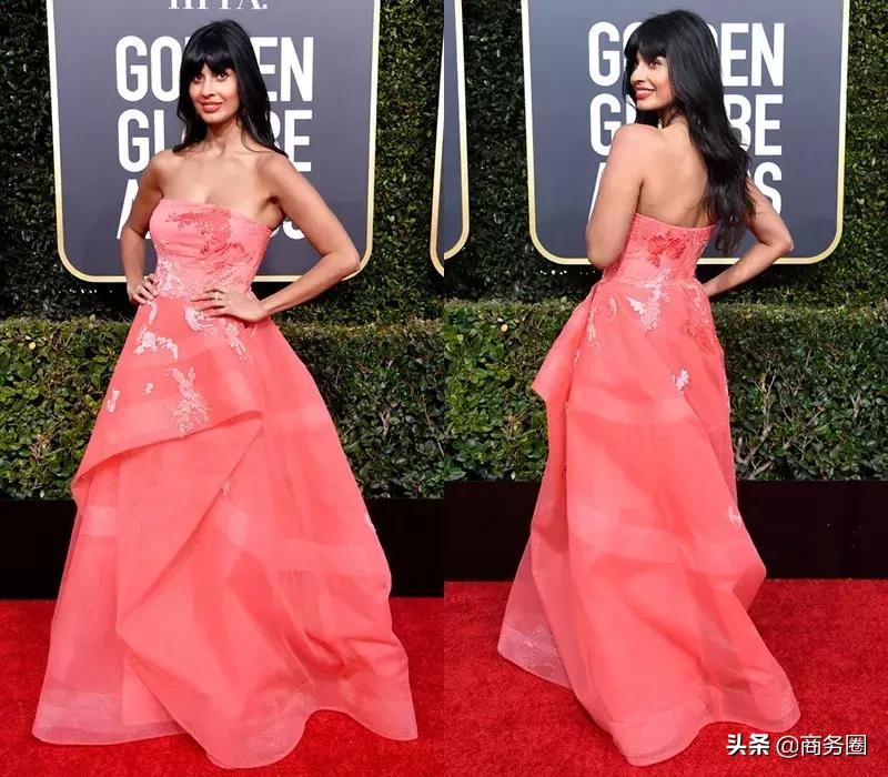 ladygaga安妮海瑟薇,安妮海瑟薇prada红毯