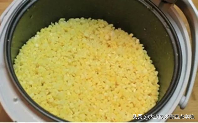 绿豆糕怎么在家里做,自制绿豆糕没有买的好吃