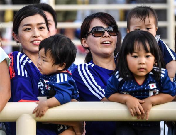 3比1国足逆转日本,中国足球1比0击败伊朗的视频