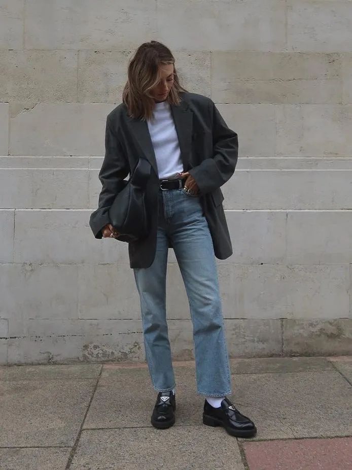 今年流行什么样的乐福鞋 (今年流行的乐福鞋都有什么样的)