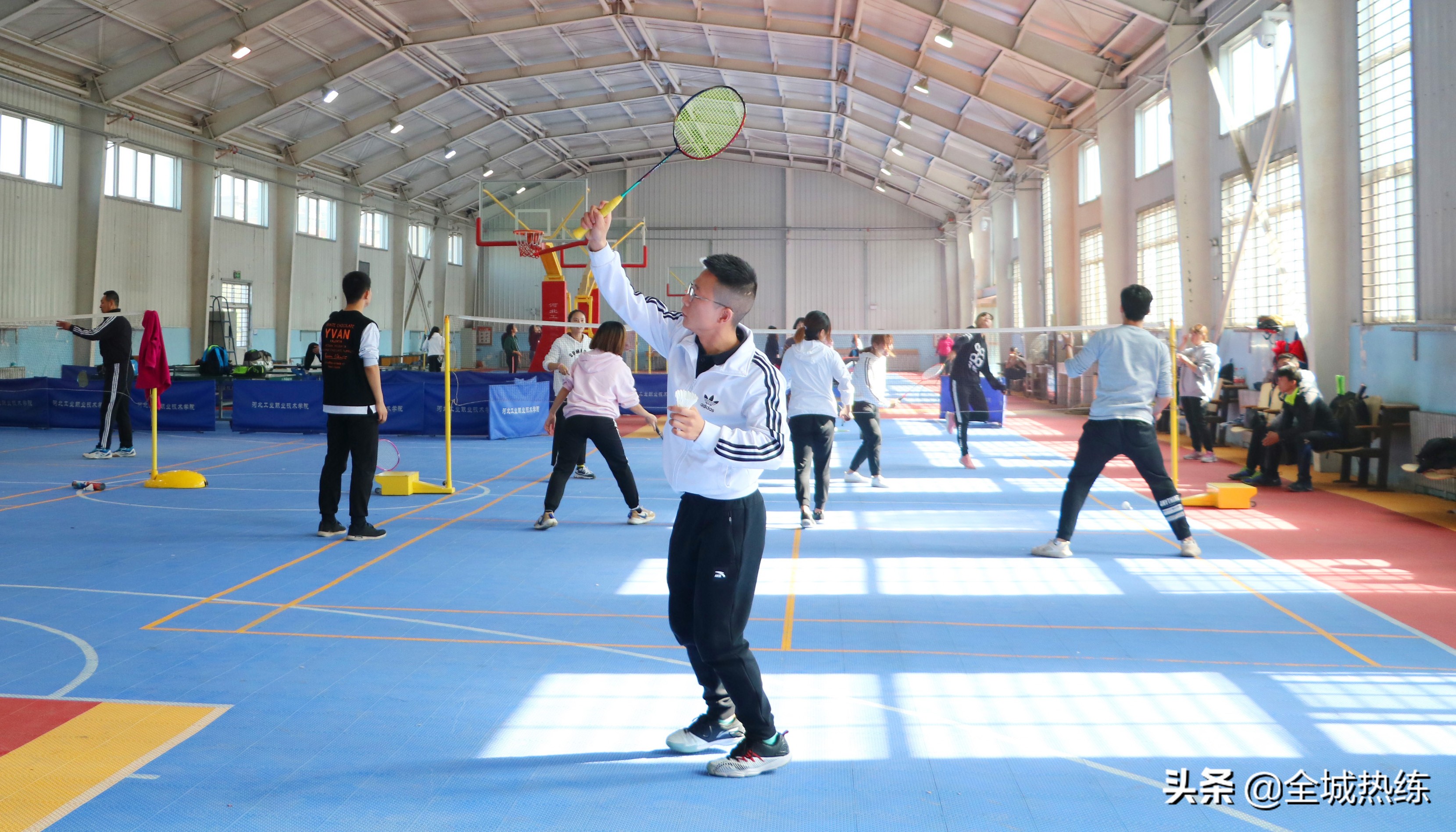 石家庄青少年篮球足球羽毛球培训,全城热练石家庄足球超级联赛