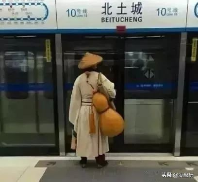 一条串加几个金标效果好,一条串配几百个配饰