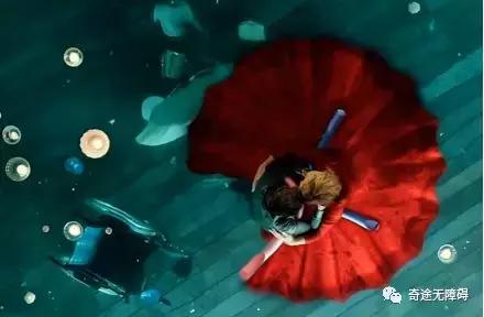 我，一个风流倜傥的多金富商，爱上了一个残疾人