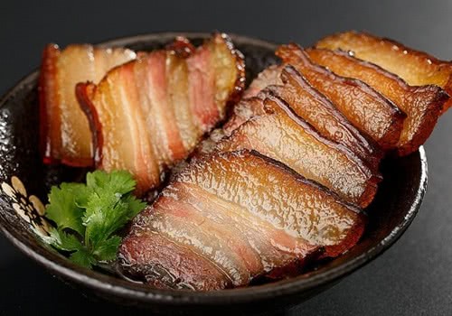 不放盐腌制腊肉最正确方法,腌腊肉别只放盐教你秘制腊肉