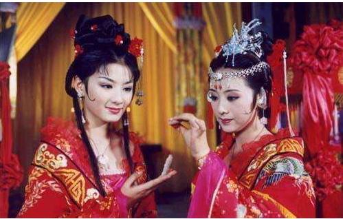 离婚、不育、儿子入狱……娱乐圈“师生恋”都没有好结局?