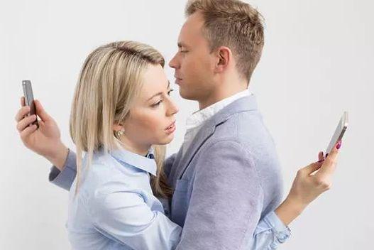 十二星座谁在暗恋双子座,十二星座谁会迷恋双子