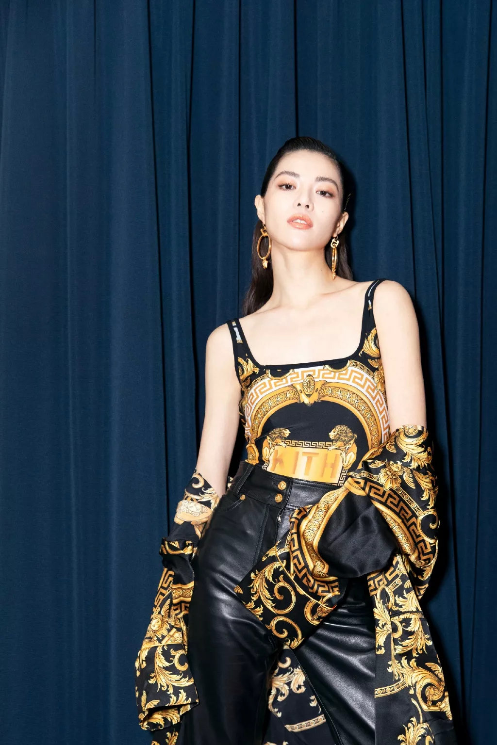 脸大毁所有明星小脸秘诀,脸大脖子粗的女明星