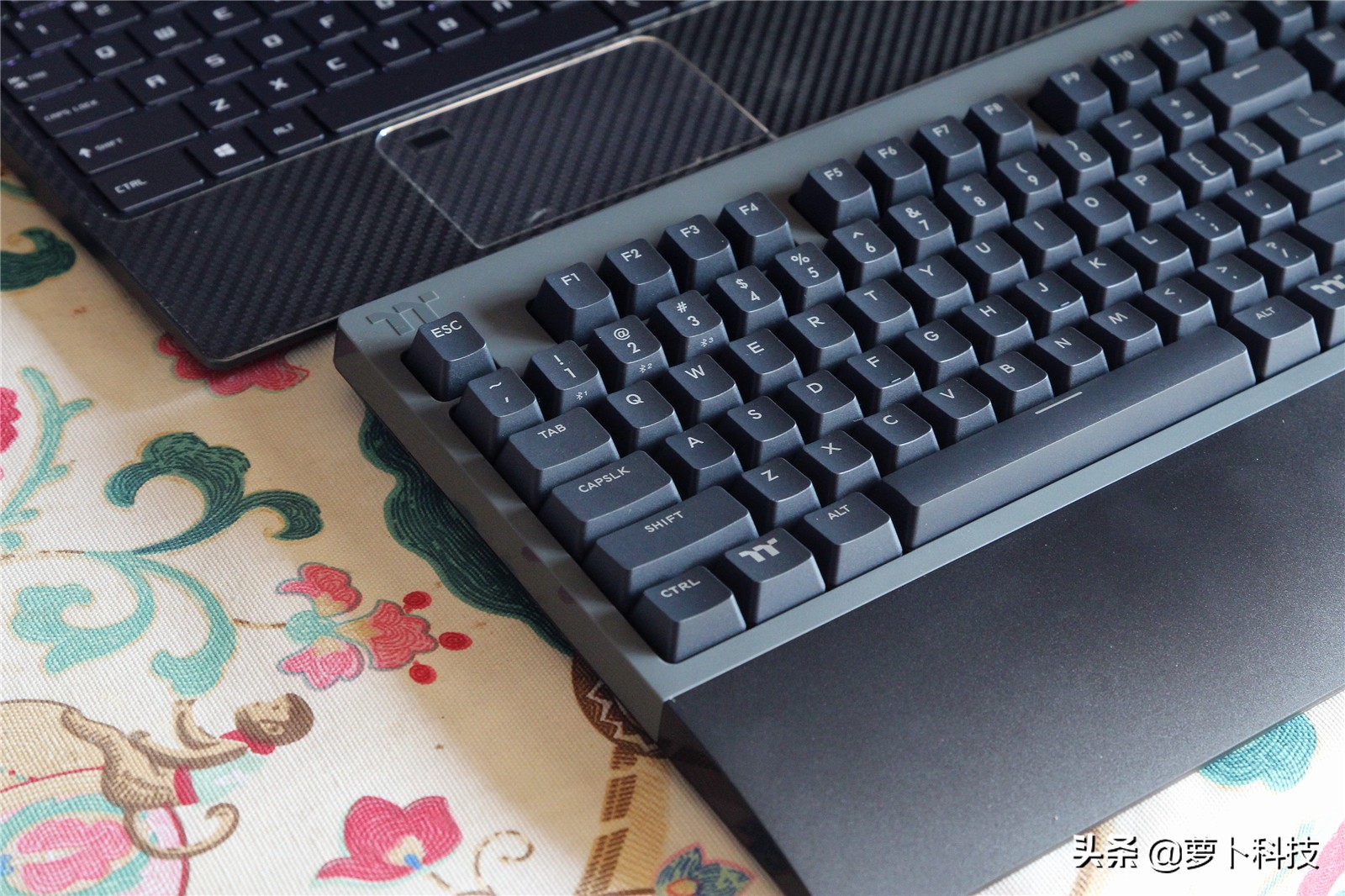 pc平板手机协同办公,平板适合的三模键盘