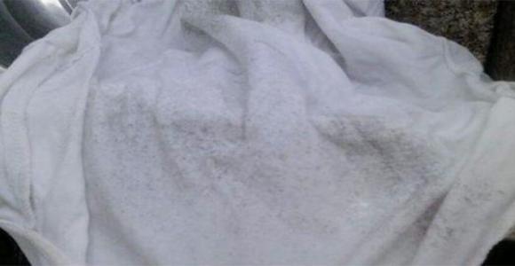 过冬的衣服拿出来发霉了怎么处理,换季的衣服怎么保存不发霉发黄