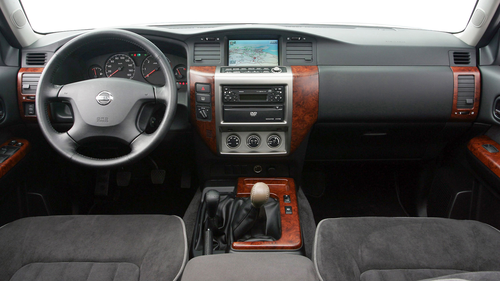 日产途乐vs丰田陆巡越野视频,日产途乐和丰田陆巡哪一款车更大