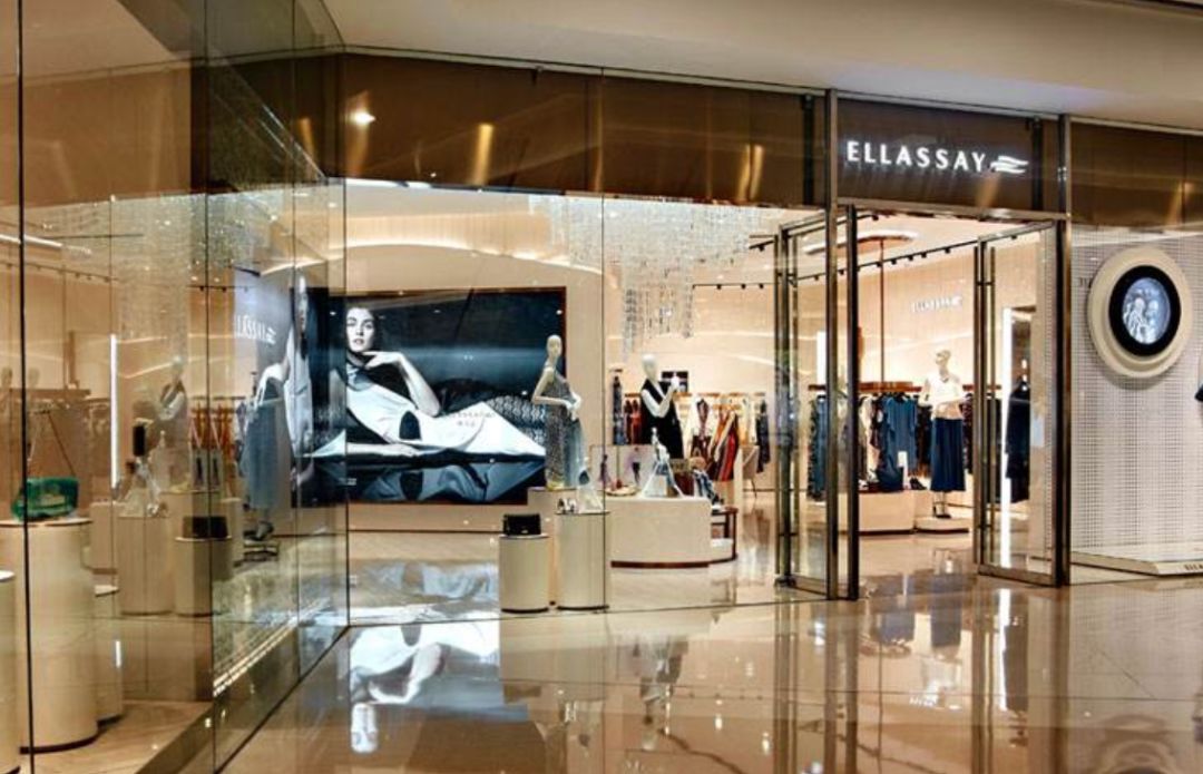 CHANEL聘请首位变性人模特；森马上半年营收增长逼近50%至82亿