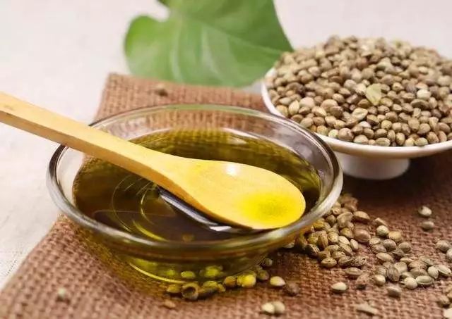 巴马长寿老人长期吃的什么油,巴马老人常年服用哪种油