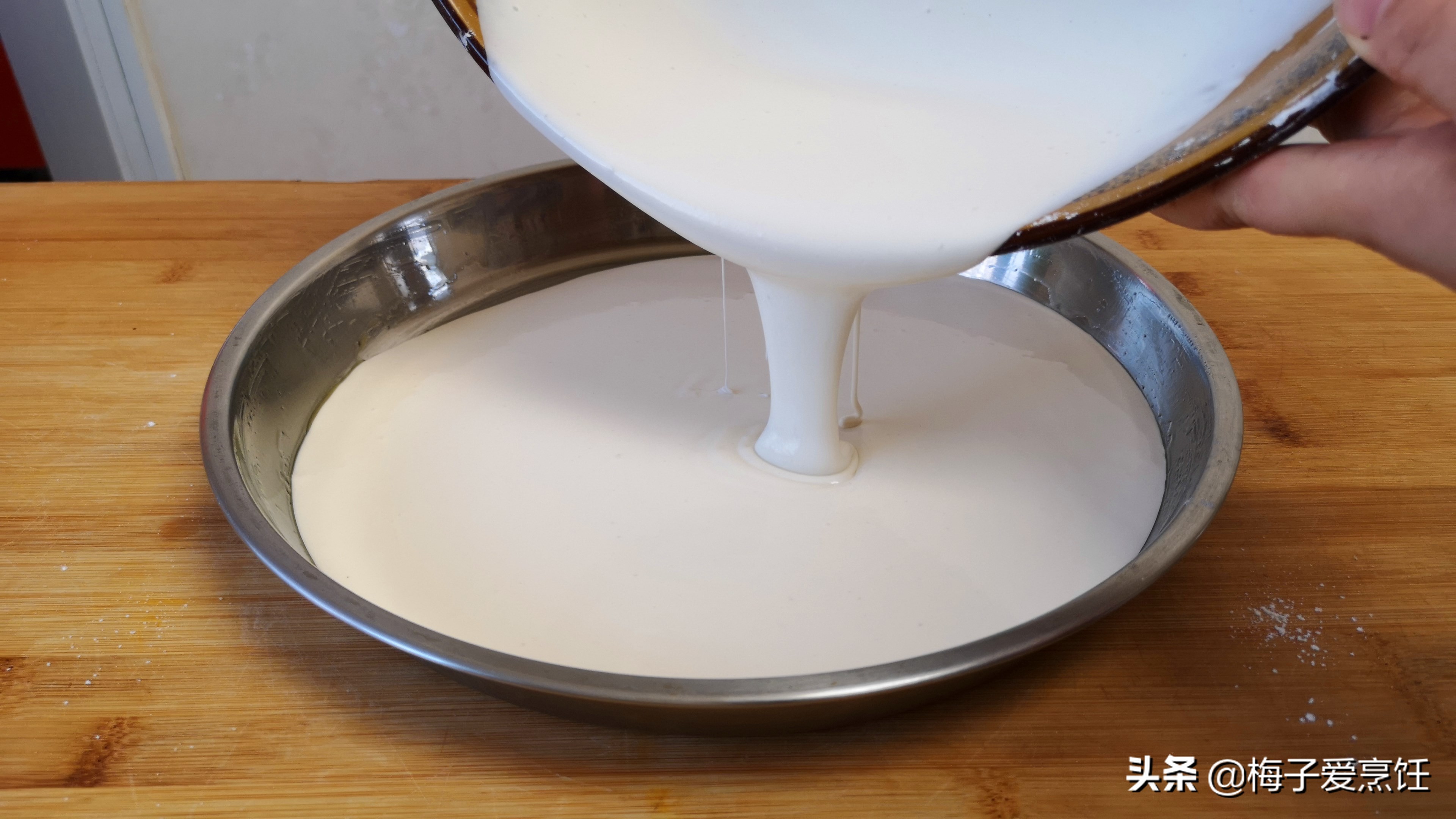 如何做糯米糕才能软糯香甜有嚼劲,糯米粉凉糕家庭做法大全