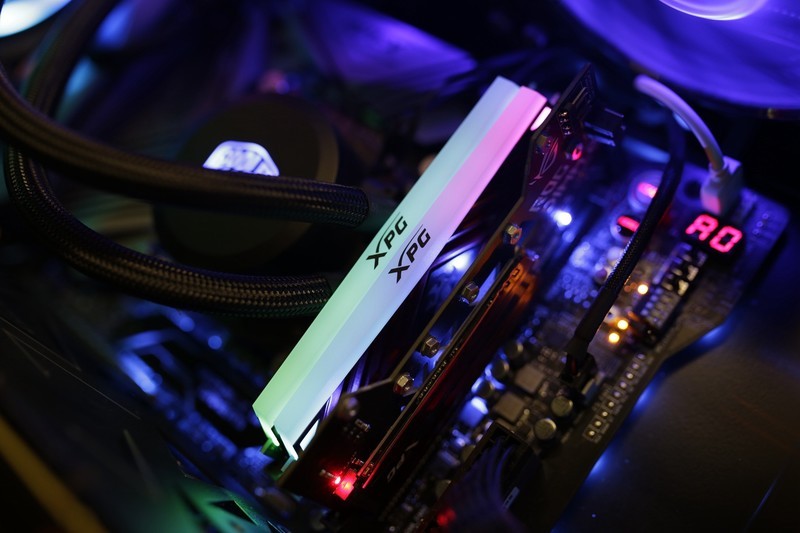 贫穷限制了想像，跑分64万烧包主机扫雷卡不卡？