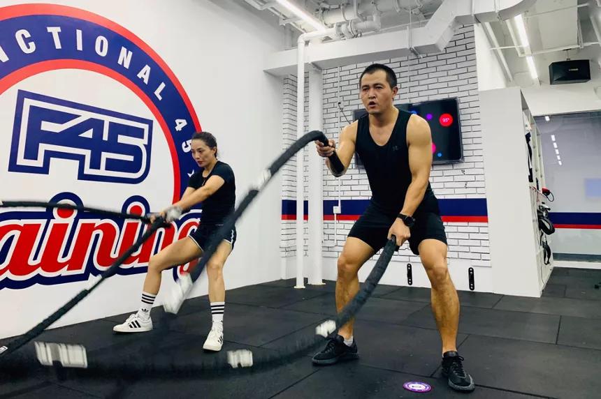 休学创业北大,留美博士放弃百万年薪回国创业