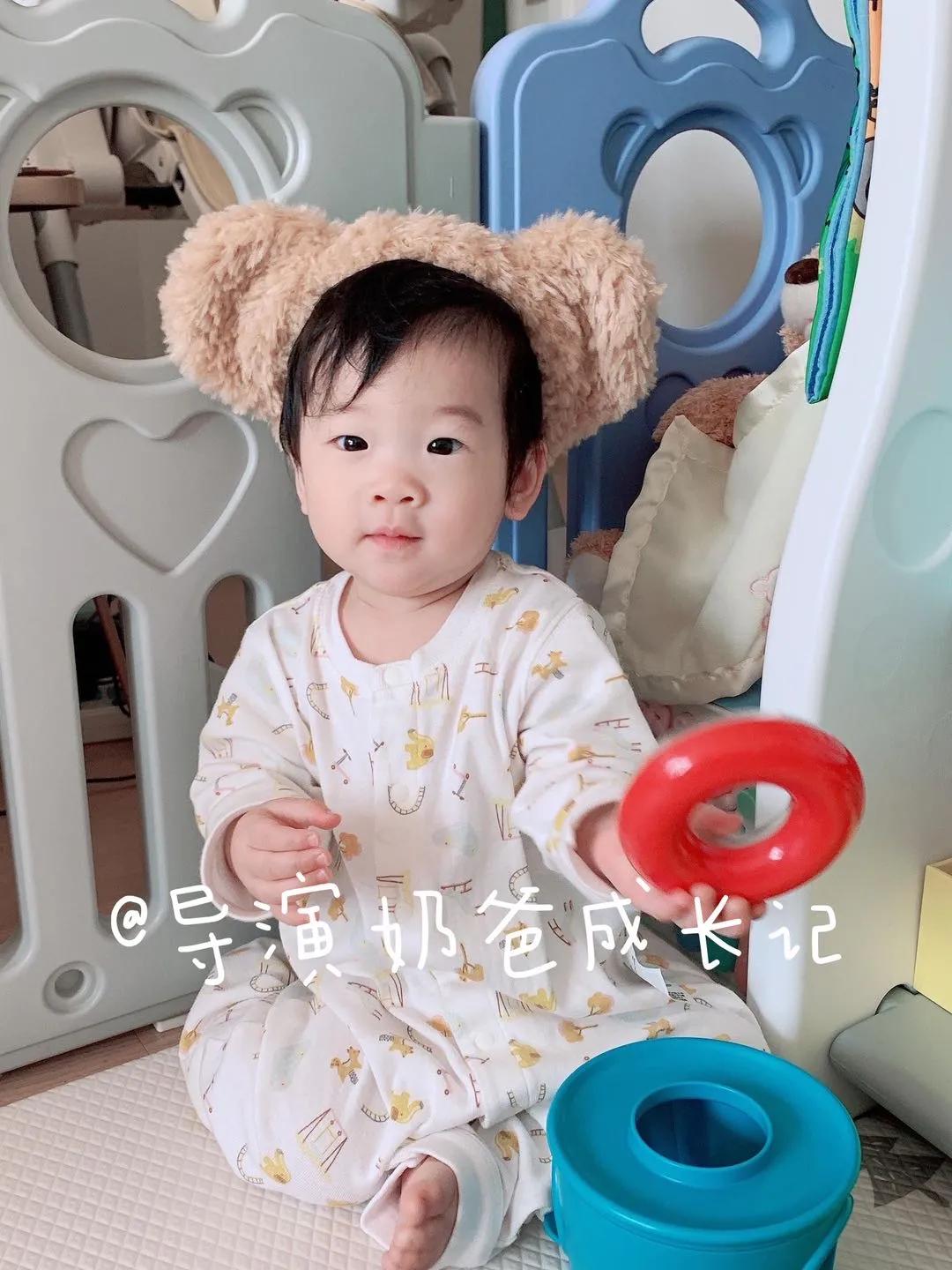 发育迟缓的宝宝玩什么玩具 (婴儿每月发育规律及对应玩具)