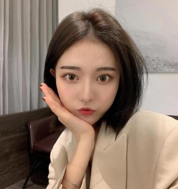 父亲出面洗白后,项思醒再曝黑料,3500买的包,却找男友报45000