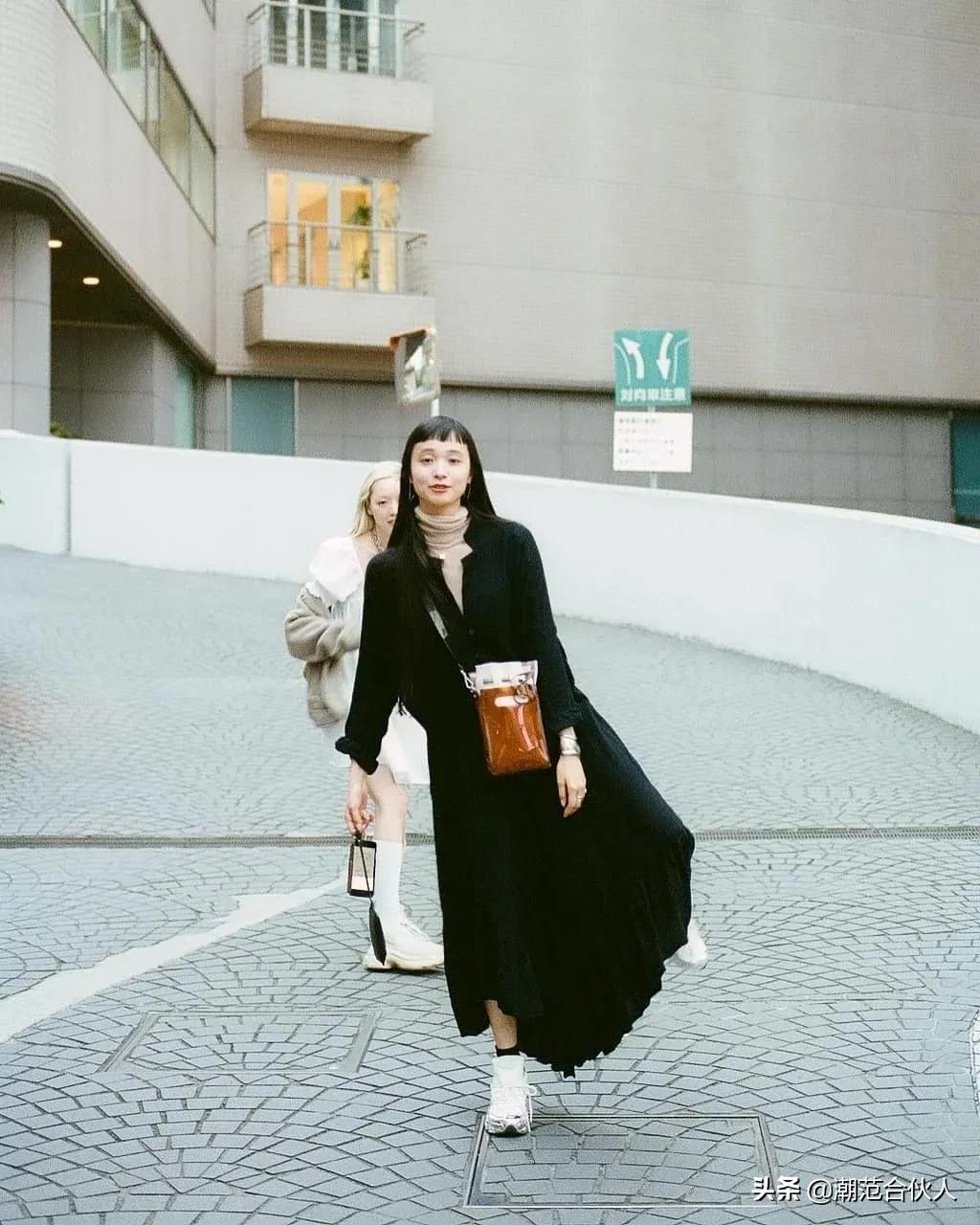 楂樹釜瀛愭儏渚f挒鑹茬郴绌挎惌,鎾炶~鍑犵巼鏋佷綆鎯呬荆绌挎惌蹇冩満璧锋潵