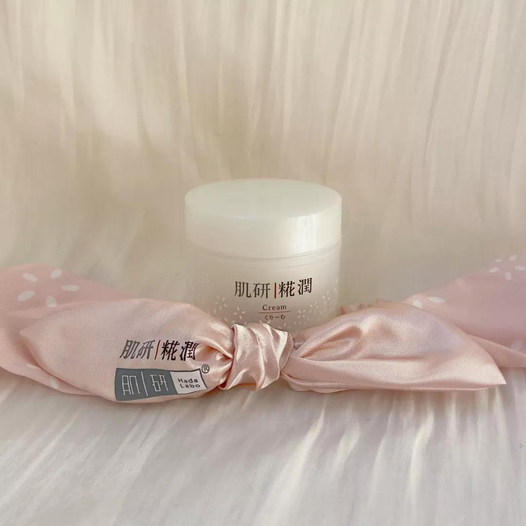 细纹已经开始向你宣战!赶紧pick好你的第一瓶抗初老产品