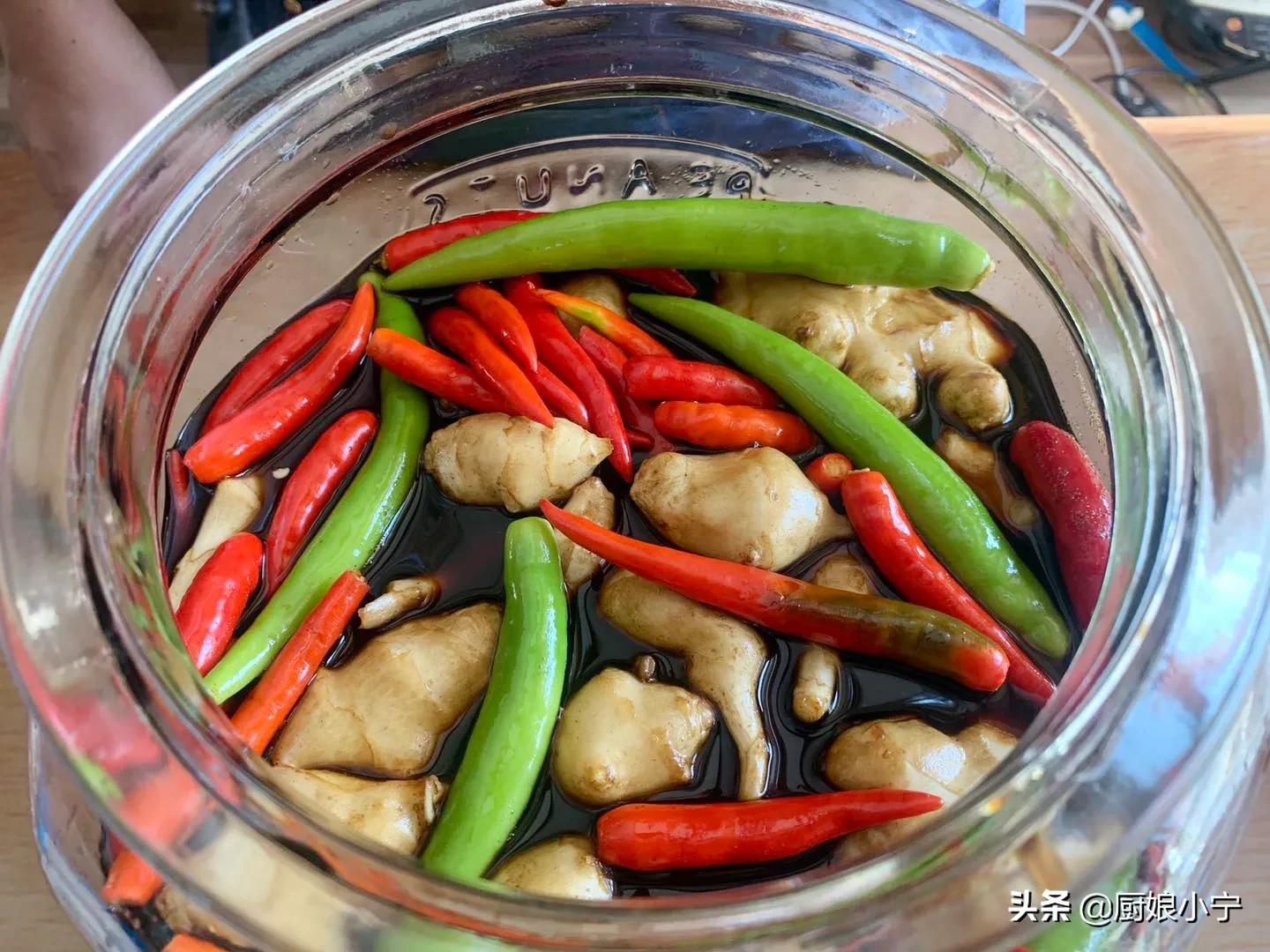 腌菜一天就能吃,腌菜里的亚硝酸多久才能减少