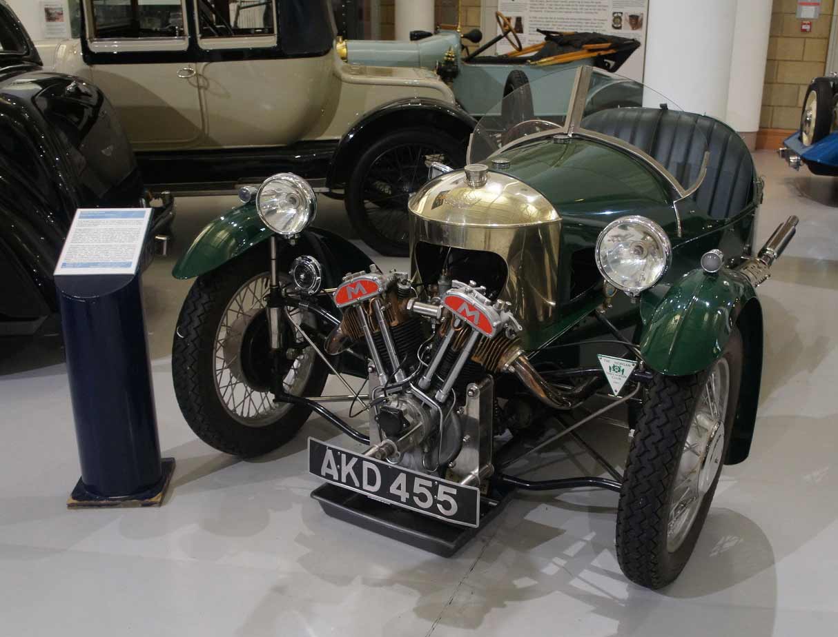 宝马金河星全封闭三轮摩托车,宝马摩托车k1800gt正三轮