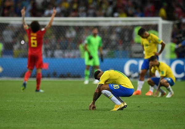 巴西后卫绝技,巴西足球十大过人技巧